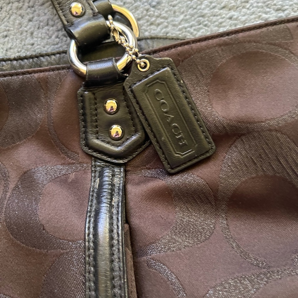 Coach Campbell Signature Canvas Shoulder Bag Brown - Picture 3 of 12